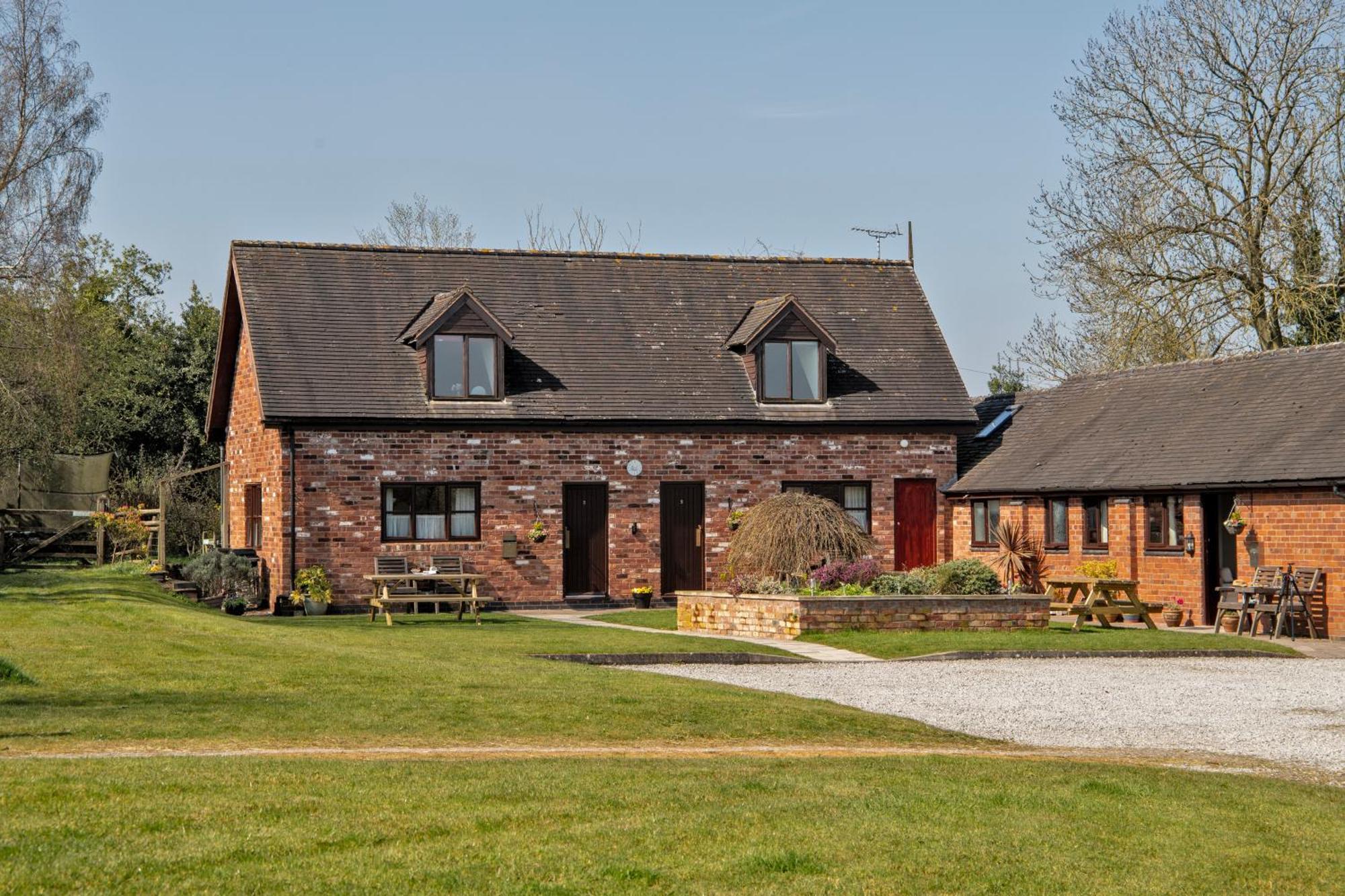 Charlie'S Cottage With Alpacas And 7Mins Drive To Alton Towers Denstone Kültér fotó