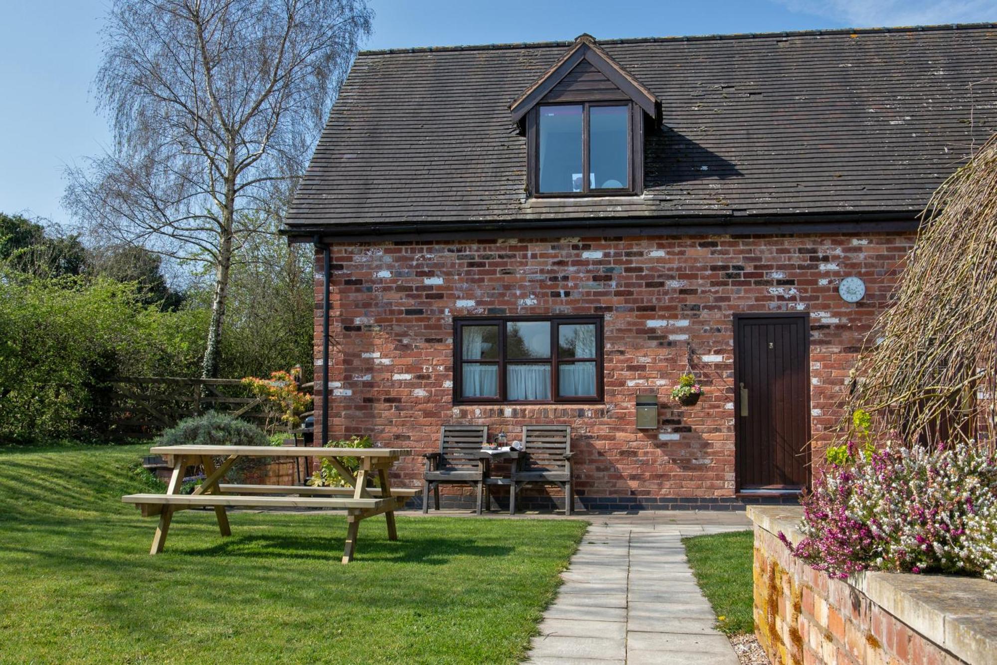 Charlie'S Cottage With Alpacas And 7Mins Drive To Alton Towers Denstone Kültér fotó